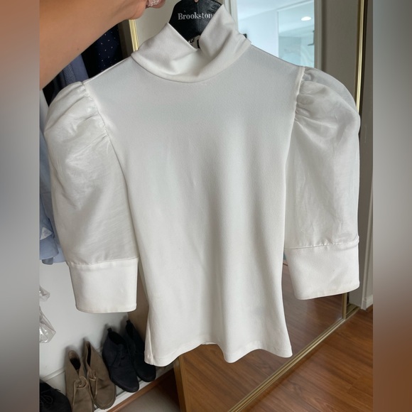 🌞 Alice + Olivia Mckayla Turtleneck Crop Top 🤍🤍 - Picture 4 of 6